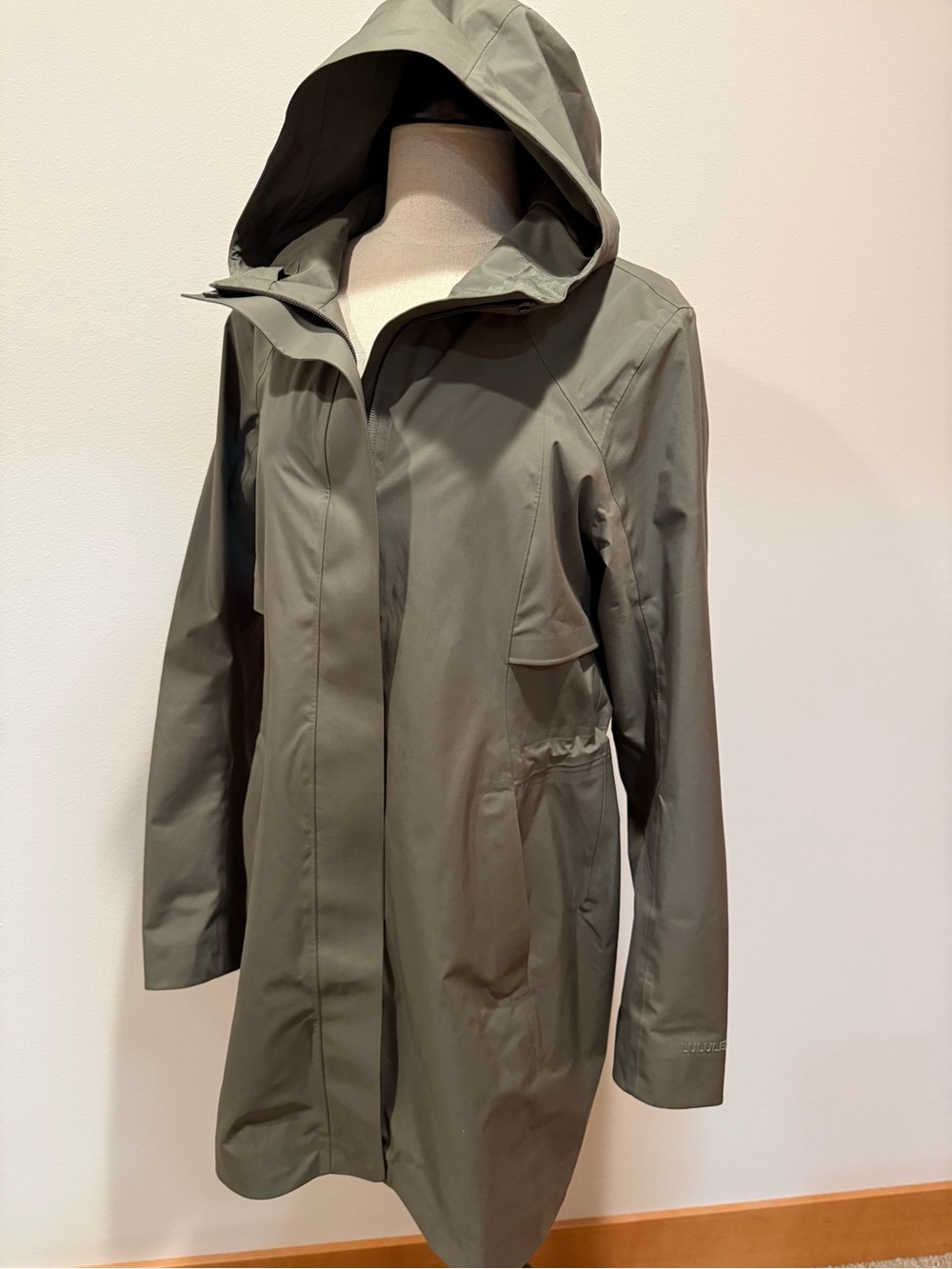 lululemon athletica Rain Rebel Olive Green Hooded Rain Coat